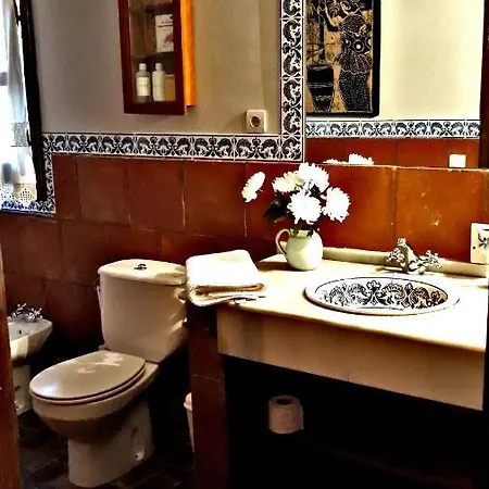 Casa Con Encanto Y Jardin * Cordoba